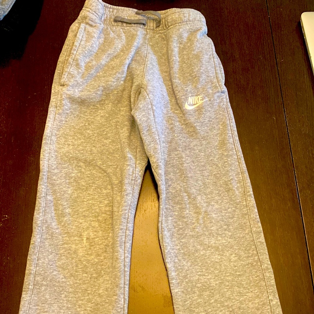 Nike fleece pants size Small